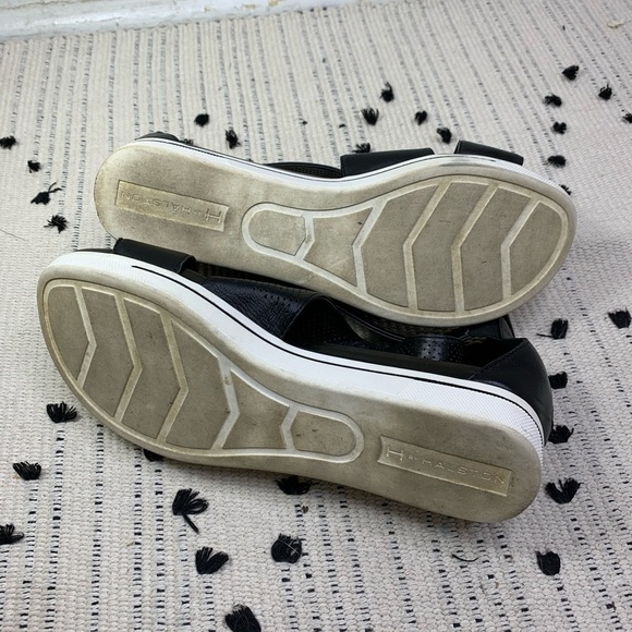 H by Halston Peyton Black Leather Sandal - Picture 8 of 9